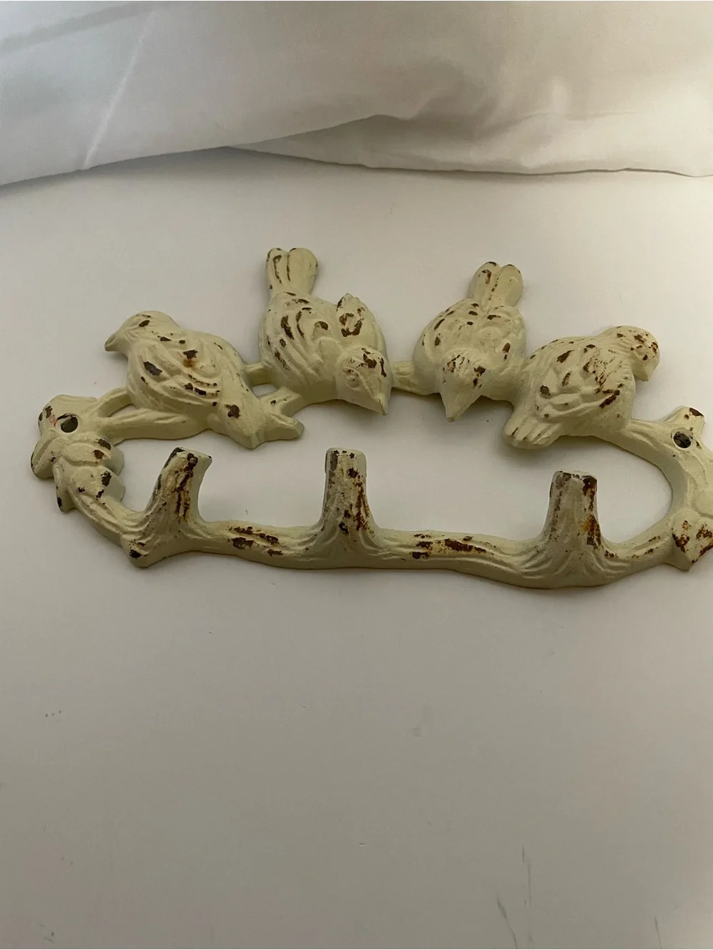 Vintage-Style Cream Bird Wall Hook Rack - 3Hook Cast Iron Accent